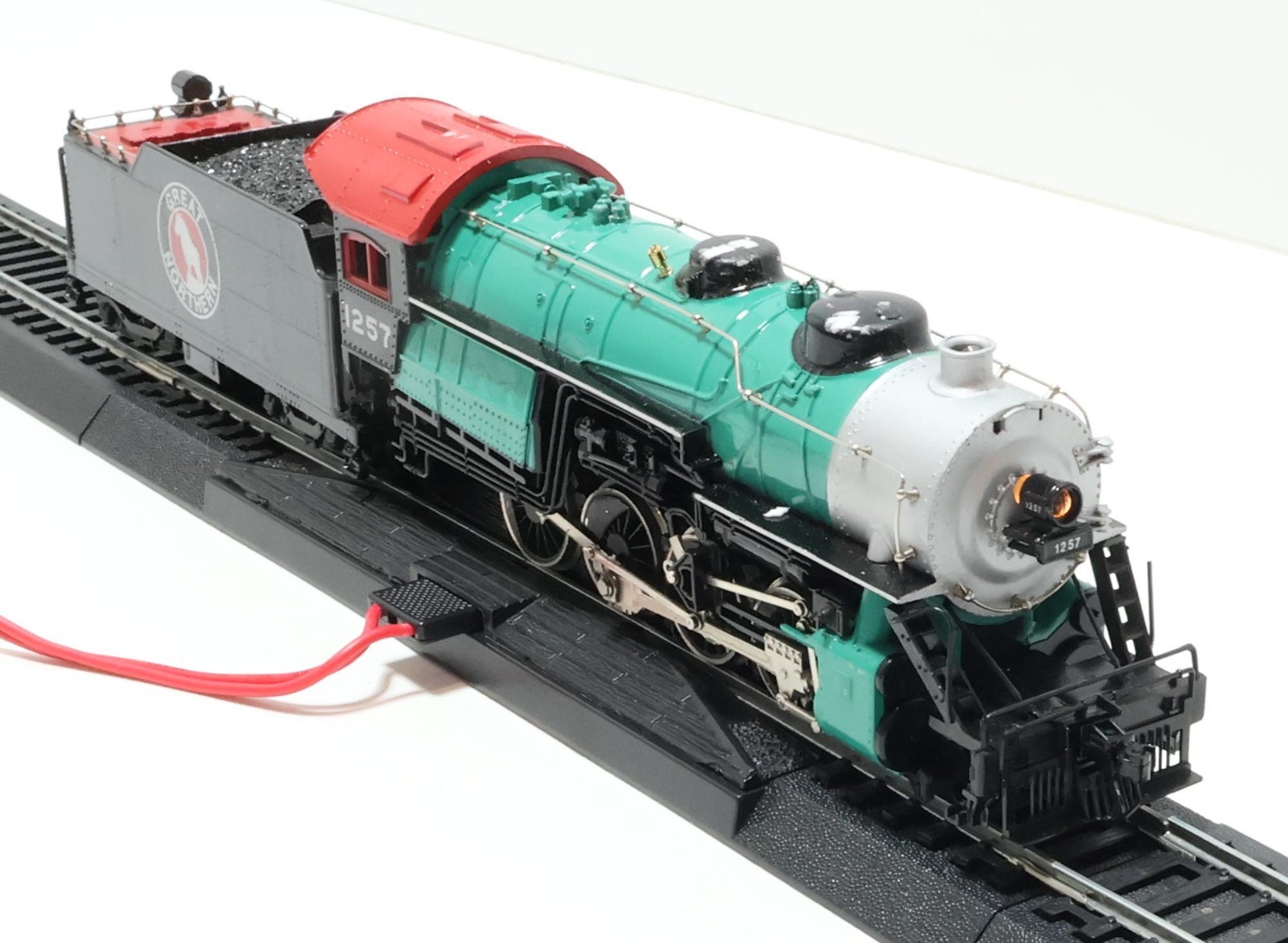 Bachmann Great Northern 2-8-0 Consolidation Locomotive w/ Smoke & Tender #1257