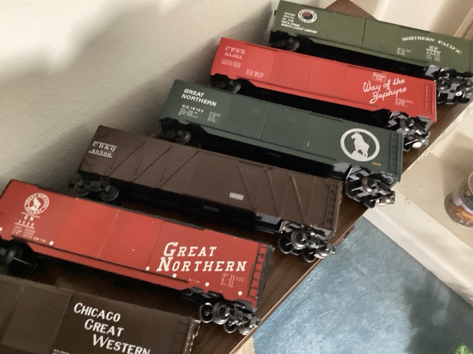 O Scale 3 Rail GN Locomotives, 13 Kit Built 50′ Freight Cars & 2 Caboosesu