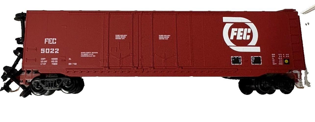 NEW Micro-Trains N-Scale Florida East Coast 50′ Box Car/Dbl Plug Doors (FEC5022)