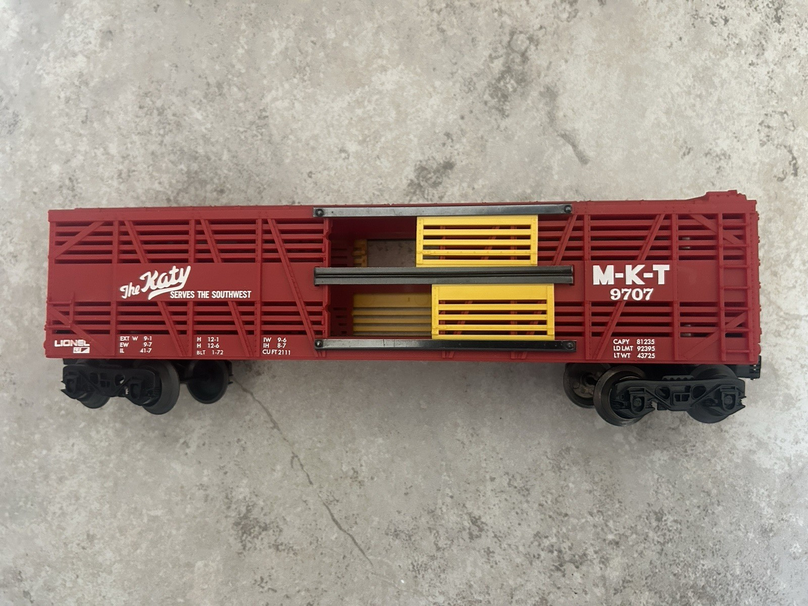LIONEL O GAUGE LOT OF 6 ROLLING STOCK INCLUDING THE KATY SERIES BOXCAR