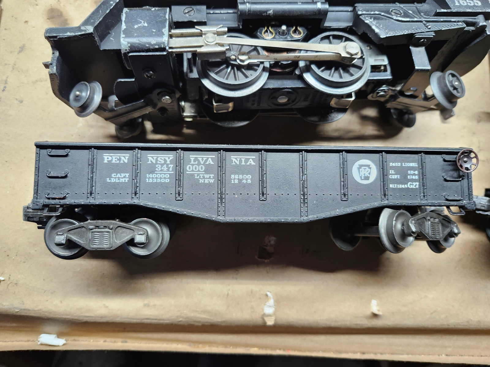LIONEL 1655 2-4-2 LOCOMOTIVE,TENDER,2 CARS,CABOOSE, BRIDGES, ACCESSORIES
