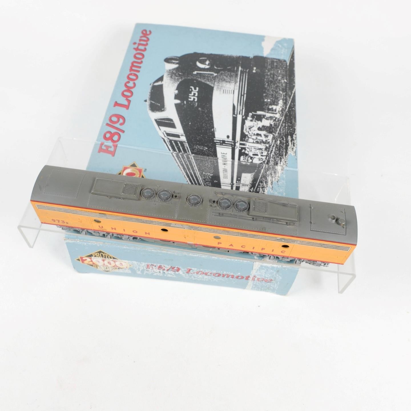 Proto 2000 HO Scale Union Pacific UP #973B E8/9 Diesel Locomotive DC Powered