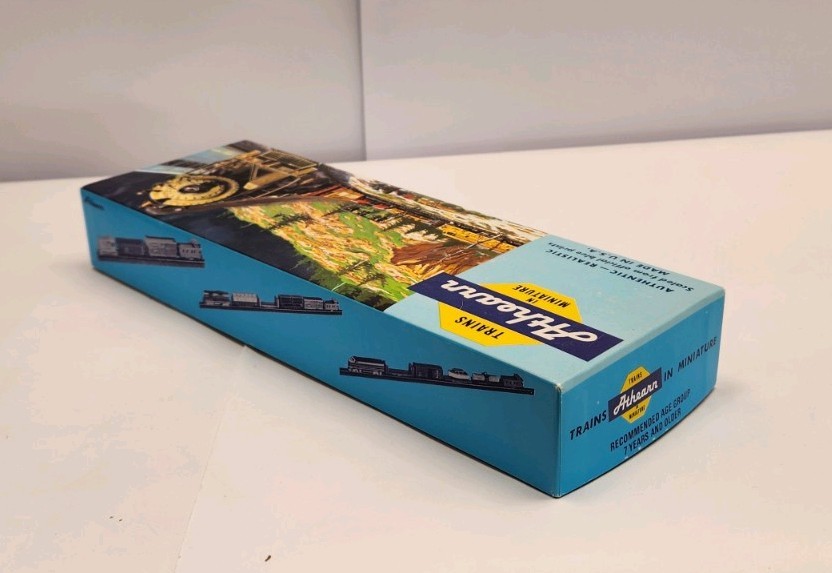 ATHEARN HO GP35 DUMMY B&O CHESSIE SYSTEM 3547 DIESEL LOCOMOTIVE MINT B12