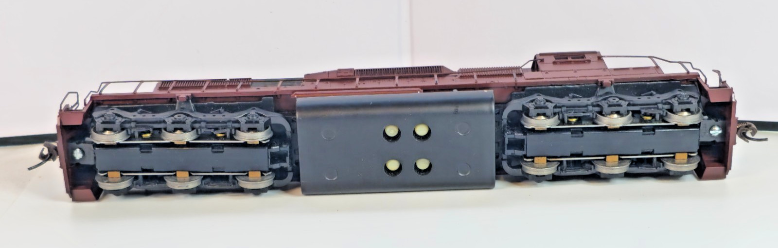 Athearn HO EMD SD40-2 Diesel Locomotive Maroon Undecorated Kadee Coup Tested