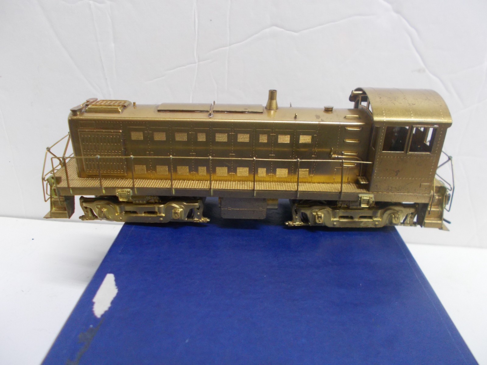 ALCO # D-116 ~BRASS~UNDECORATED ALCO S-1 LOCOMOTIVE ~RUNS GOOD~READ~HO SCALE