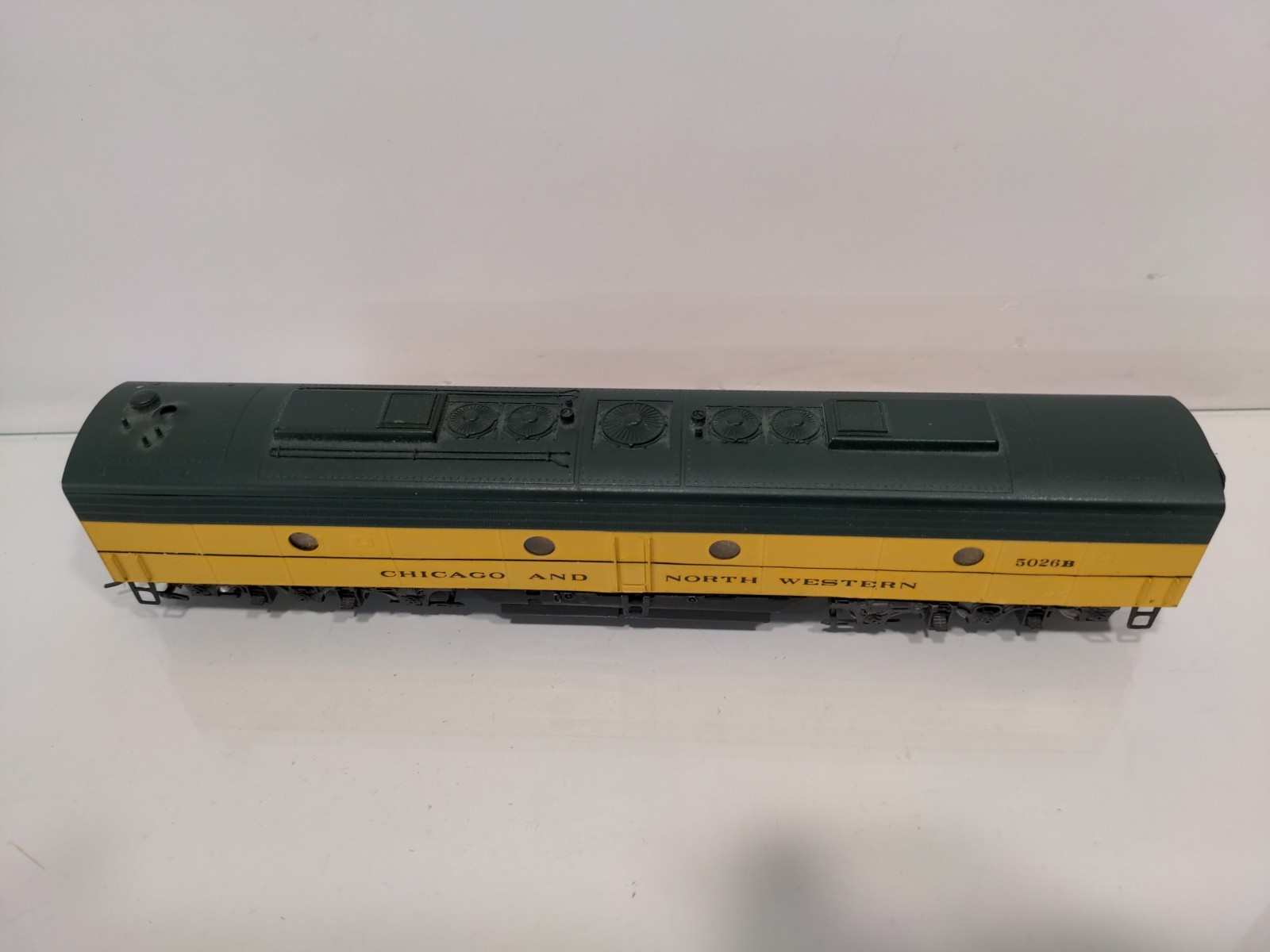 Trains, Inc Brass HO Emd E9B Chicago and North Western CNW 5026B Custom Paint