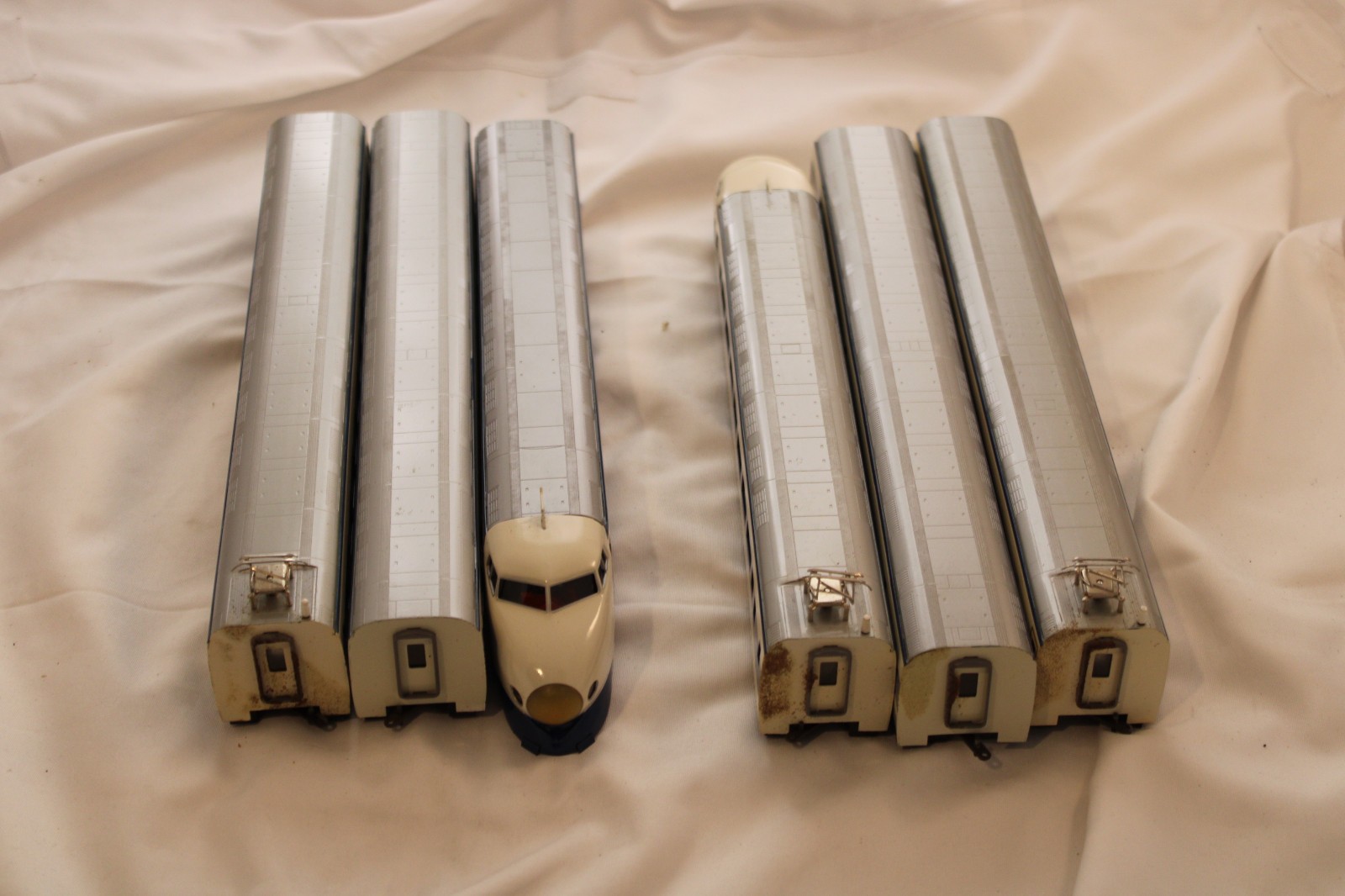 HO Brass – TID – New Tokaido Line A&B – 6-piece 3-motor Japan Bullet Train