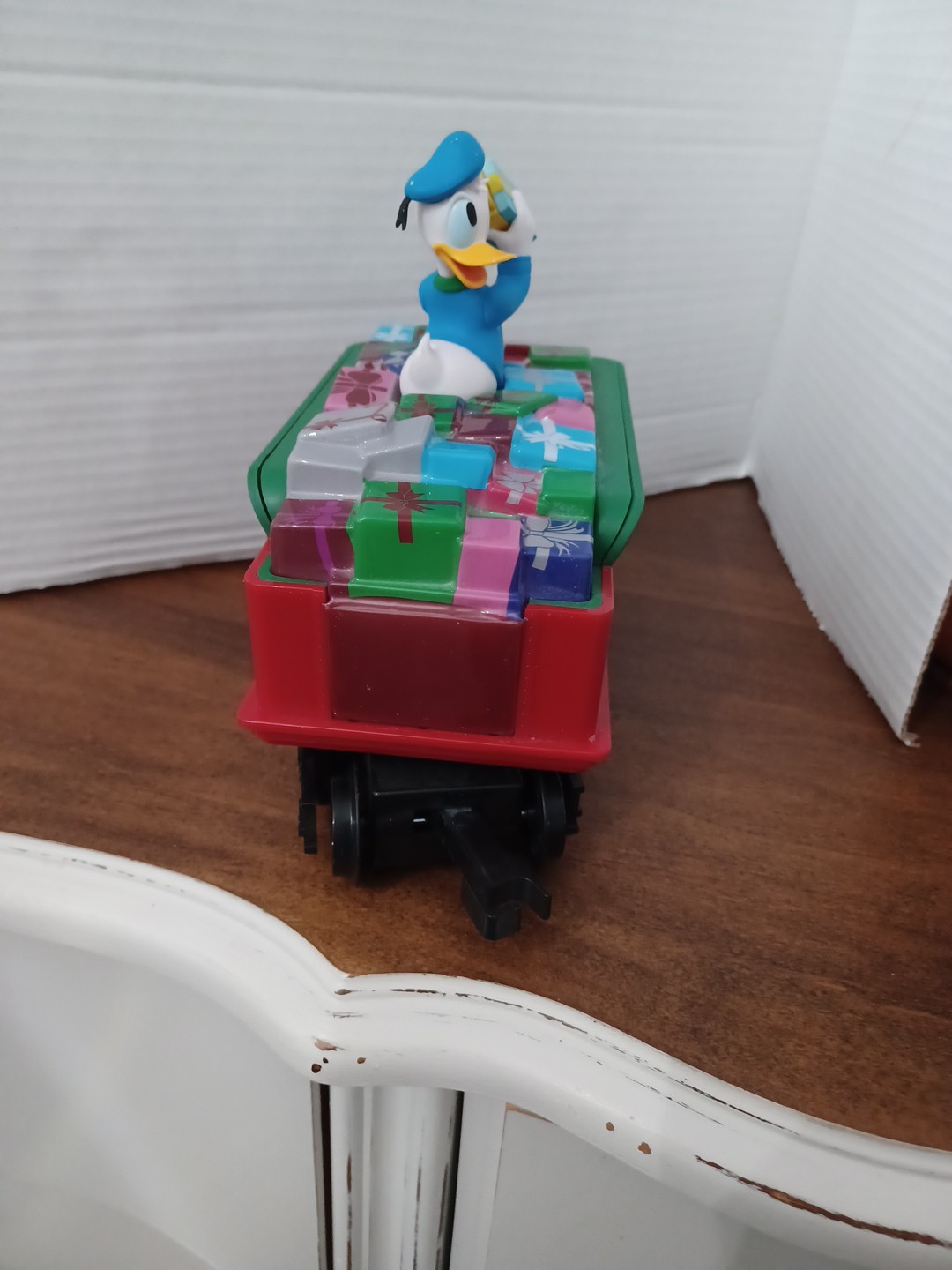 Lionel Ready to Play Disney Mickey Mouse Express Donald Duck Tender Car