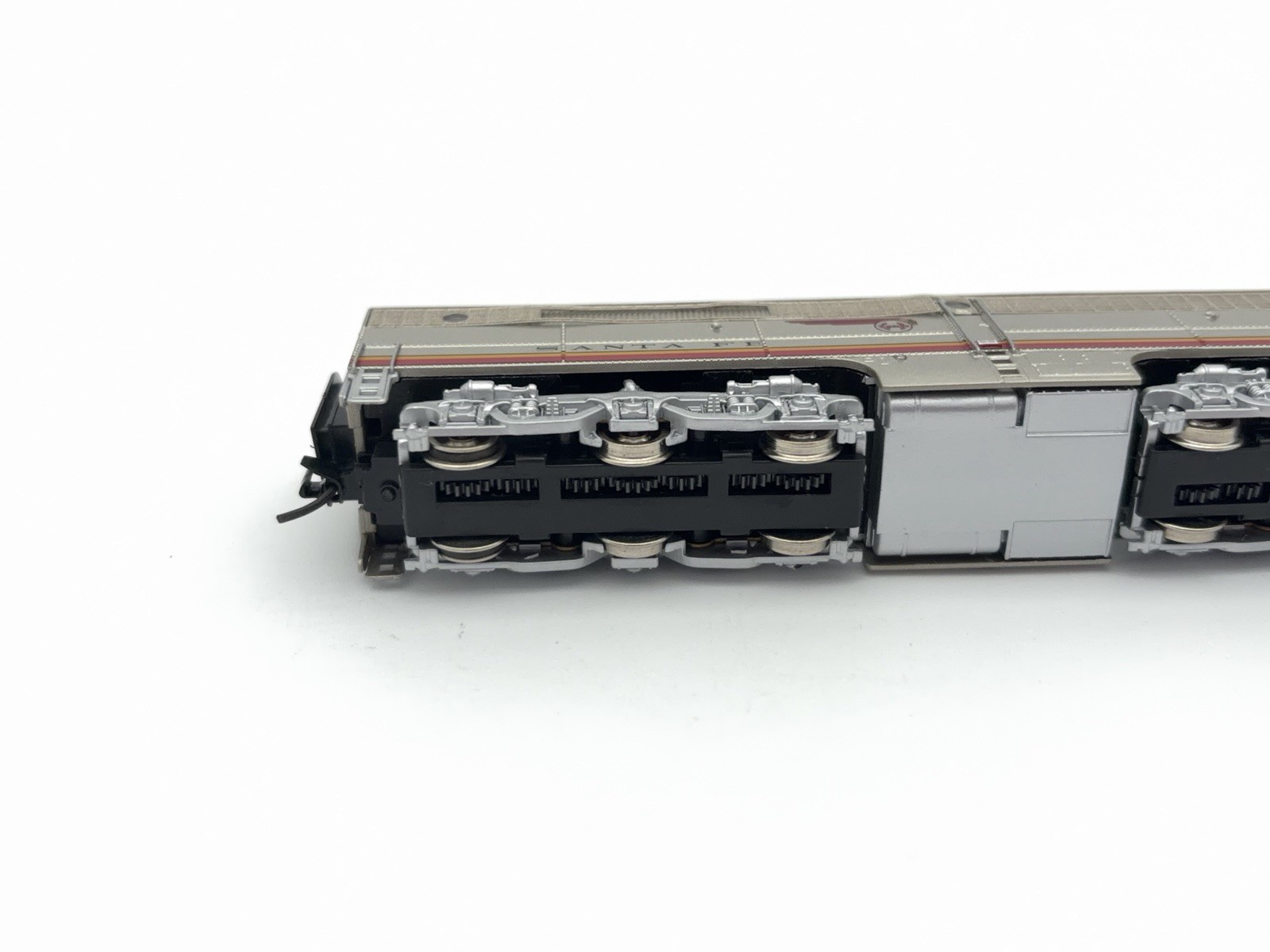 Broadway Limited – N – AT&SF – ALCO PB Diesel B-Unit #54B DCC, Sound -Train 3204