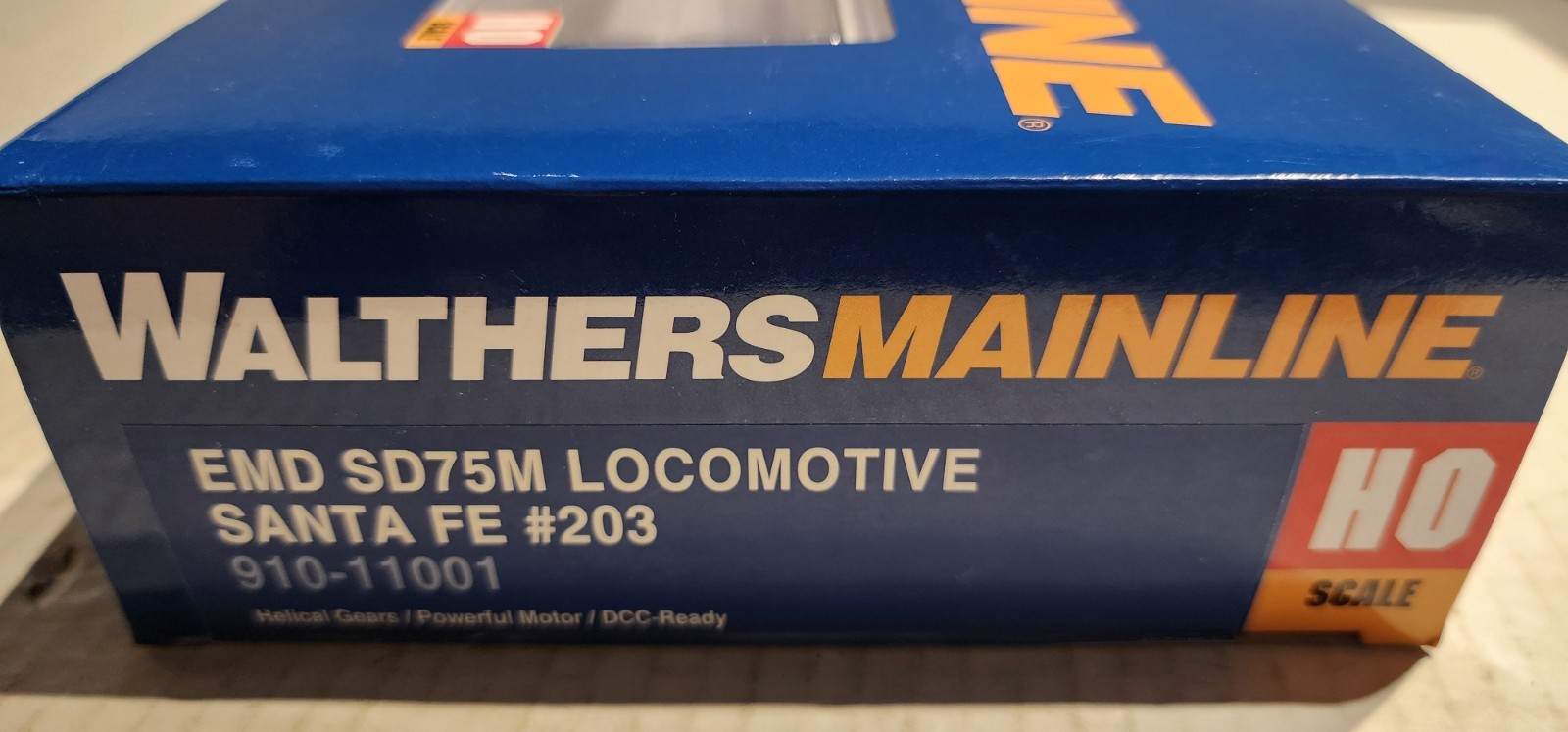 Walthers Mainline HO Scale EMD SD75M Locomotive Santa Fe #203 DCC Ready