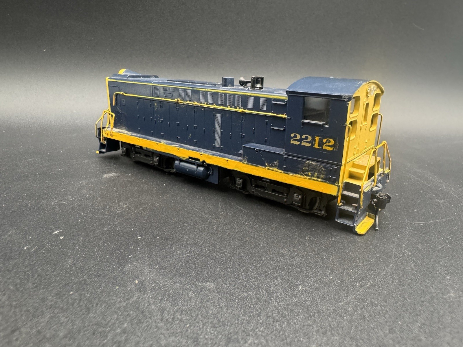 Athearn HO S-12 ATSF/Santa Fe #2200 PWR Diesel Locomotive Pair Tested Custom