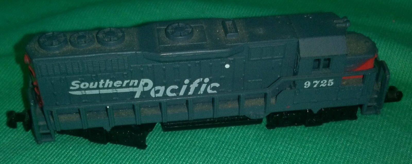 Reader’s Digest Southern Pacific High Speed Metal Products N Scale Locomotive x2