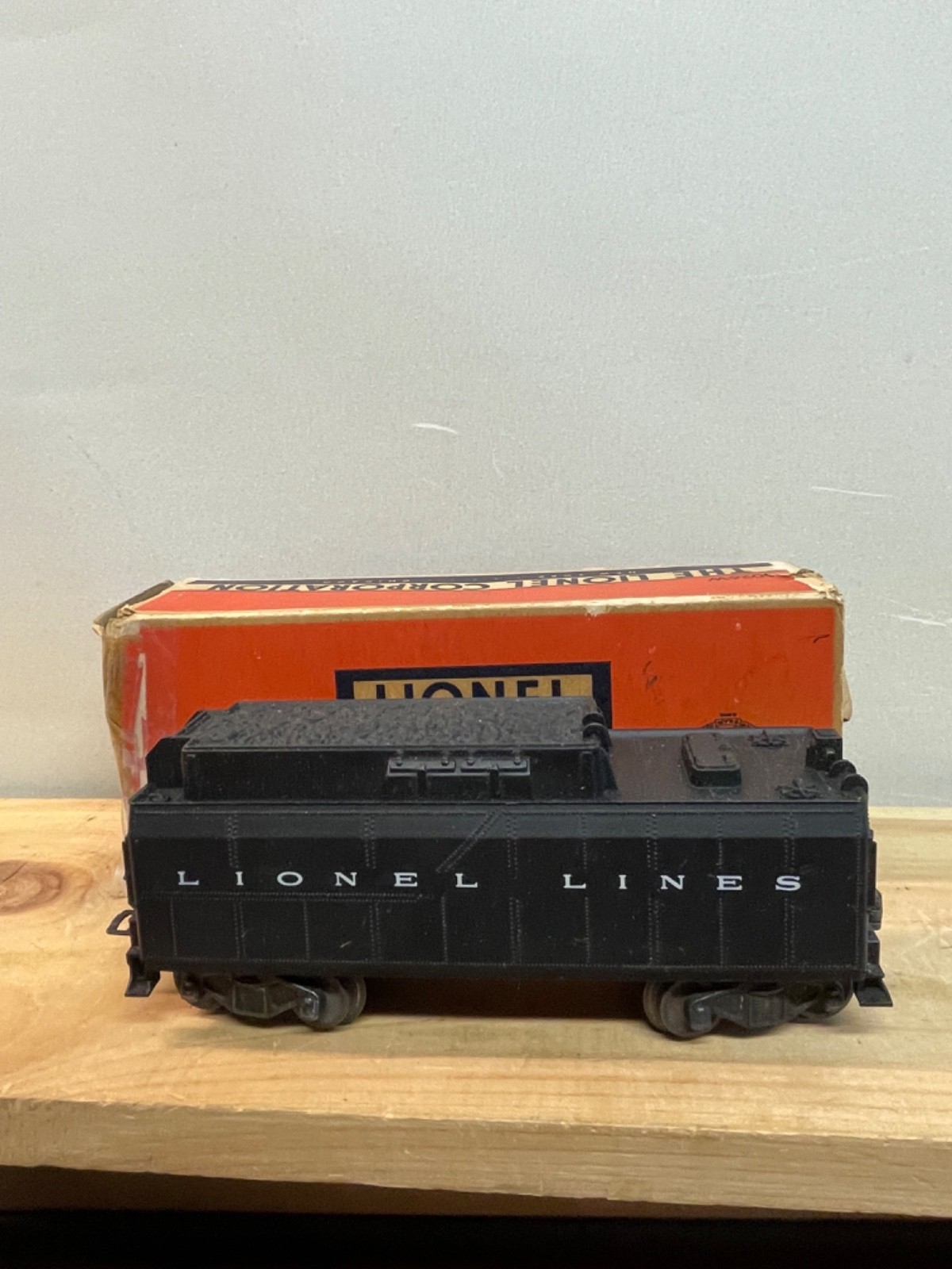 Lionel 665 and 6026W Tender