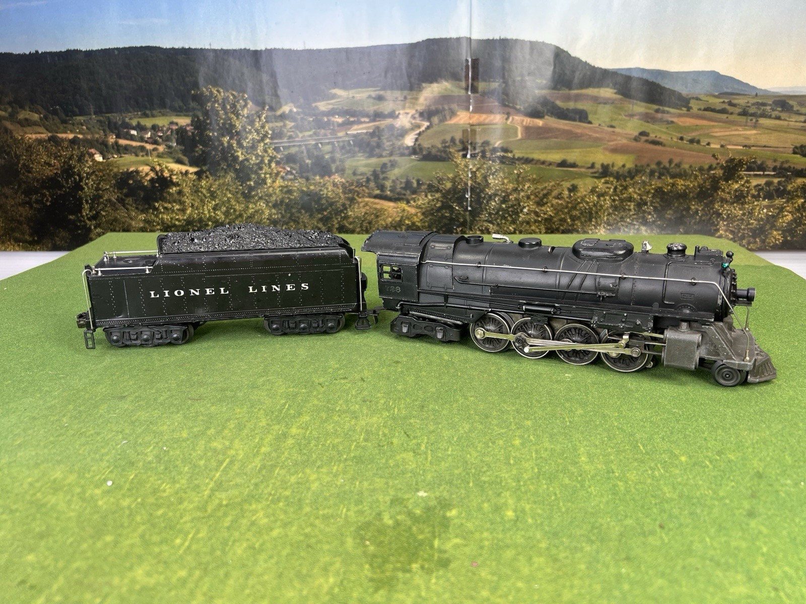 LIONEL POSTWAR 726 BERSHIRE 2-8-4 WITH 2426W 12 WHEEL TENDER METAL WISTLE 1947