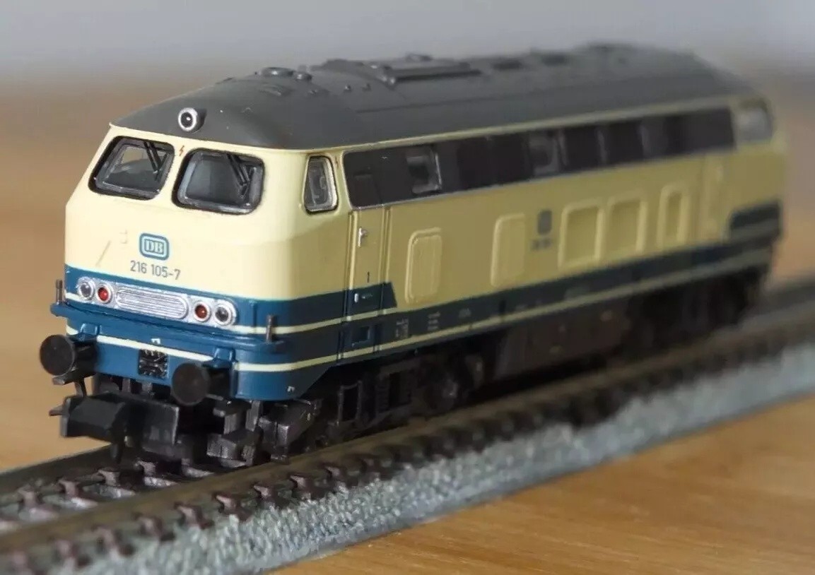 Brawa 61202 N gauge DB BR 216 diesel loco in cream & blue blue livery