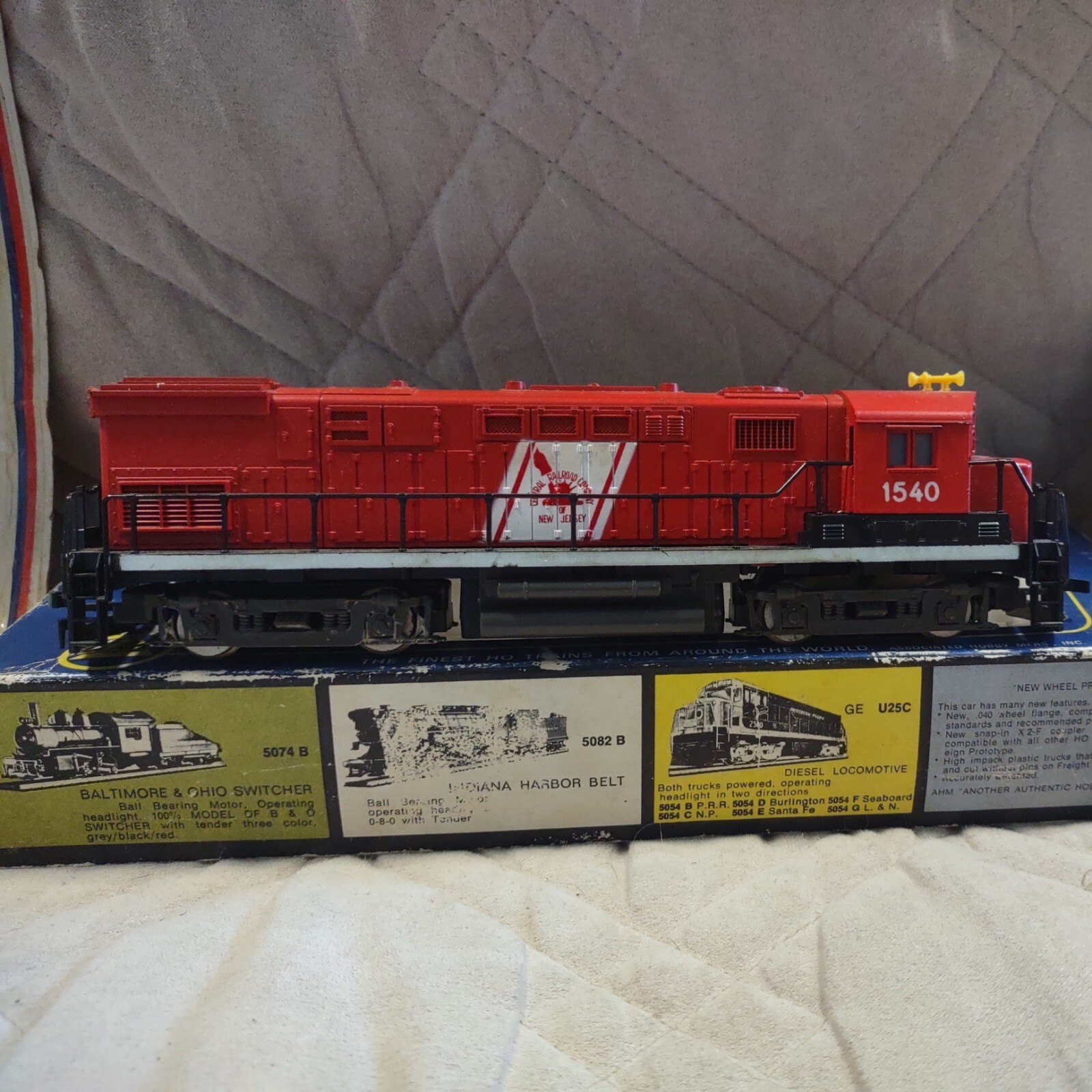AHM HO #5015F ALCO CENTURY 424 CENTRAL OF NEW JERSEY ,#1540 Kay-be Toys + 2 Gift