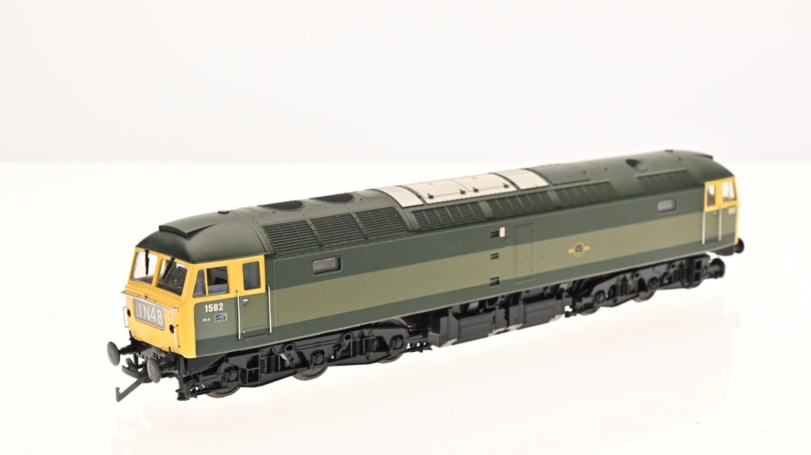 Heljan Class 47 Diesel Two Tone Green OO scale