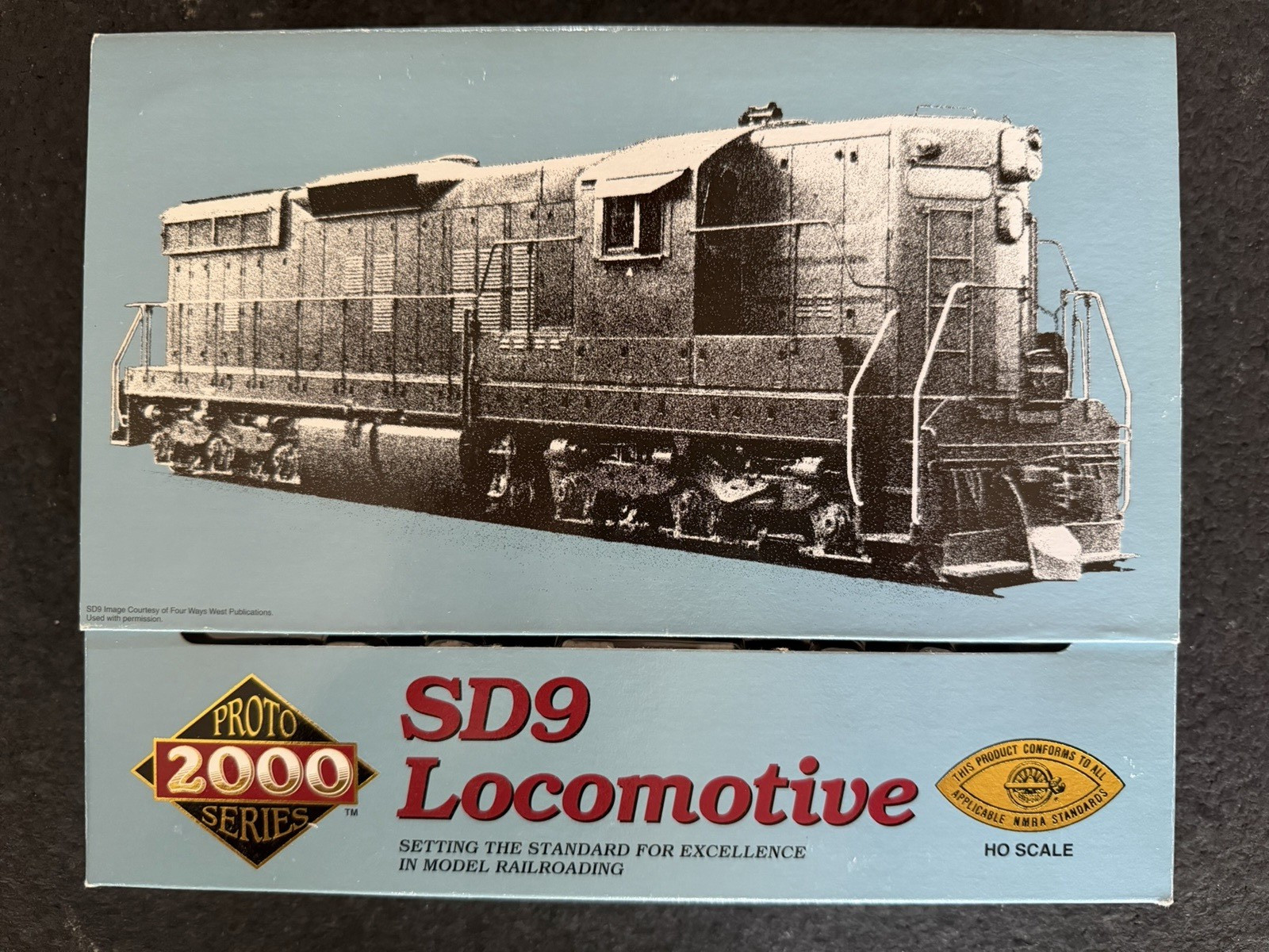 Life-Like Proto 2000 – CB&Q SD9 #358 1950s “Chinese Red” livery DC HO Scale