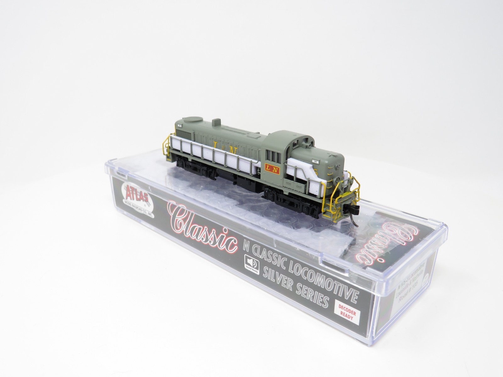Atlas N 40005487 Louisville & Nashville L&N #105 ALCO RS-3 Diesel Locomotive