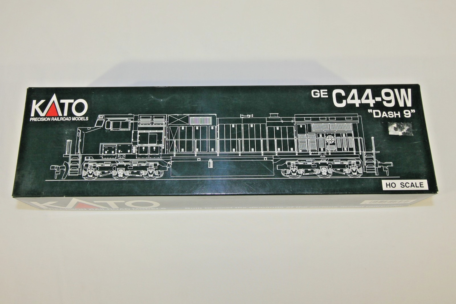 KATO HO GE C44-9W Dash 9 Santa Fe #605 37-1210 New in Box Complete