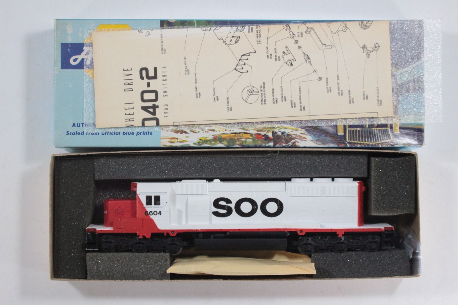 HO Athearn “Blue Box” Soo Line SD40-2 Powered Locomotive All-Whl Pkp Brs Fly New