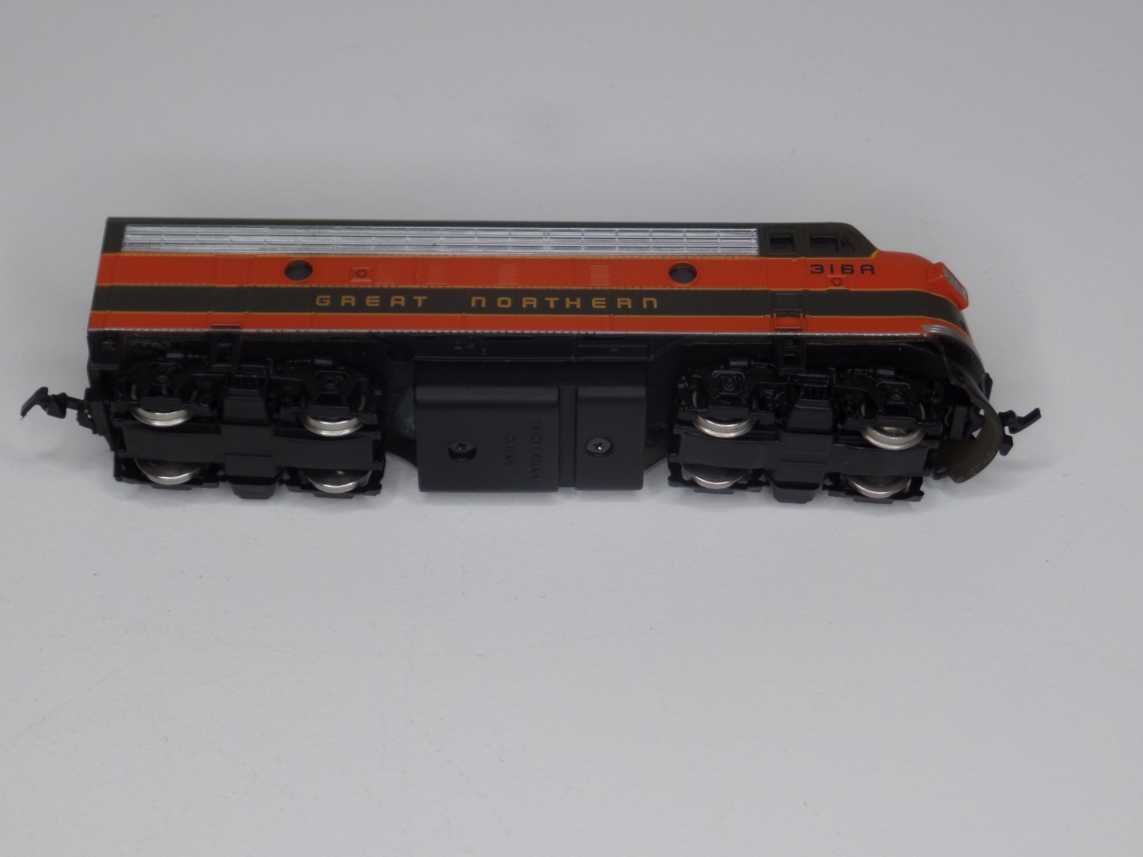 Bachmann Plus HO Scale 1:87 Great Northern #31209 EMD F7B #31207 EMD F7A Engines