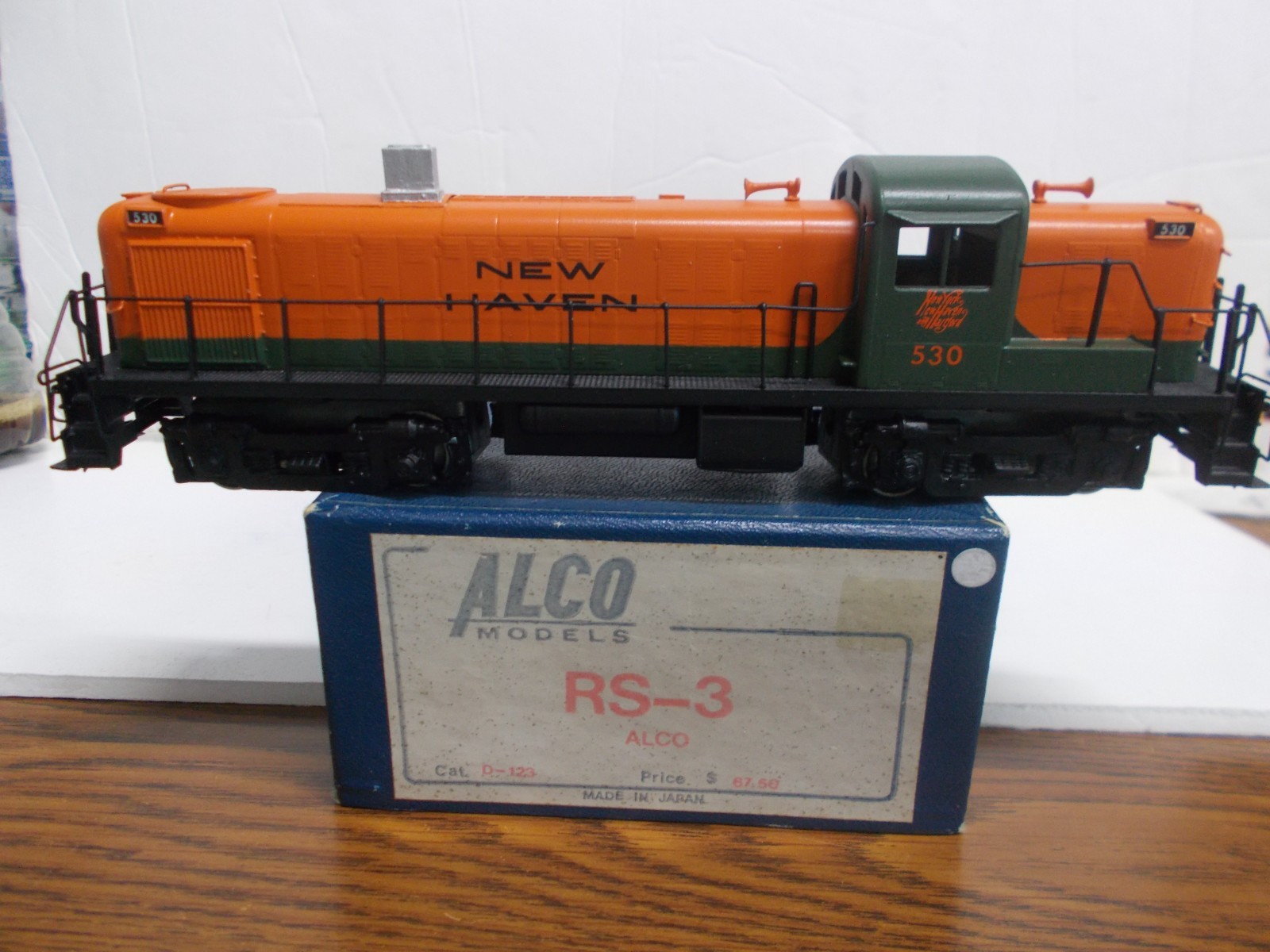 ALCO # D-123 ~BRASS~ NEW HAVEN RS-3 LOCOMOTIVE # 530 ~RUNS GOOD~READ~HO SCALE