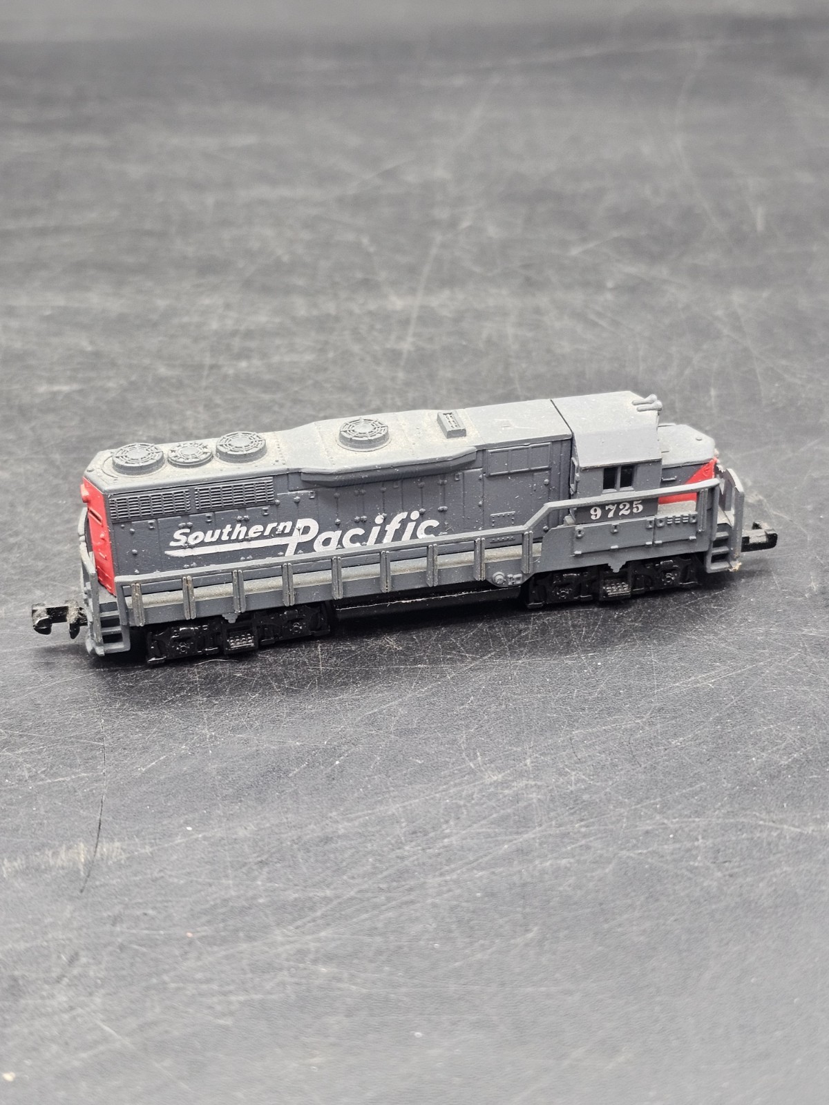 Southern Pacific 9725 N Scale Dummy Locomotive Model Train No 418 High Speed