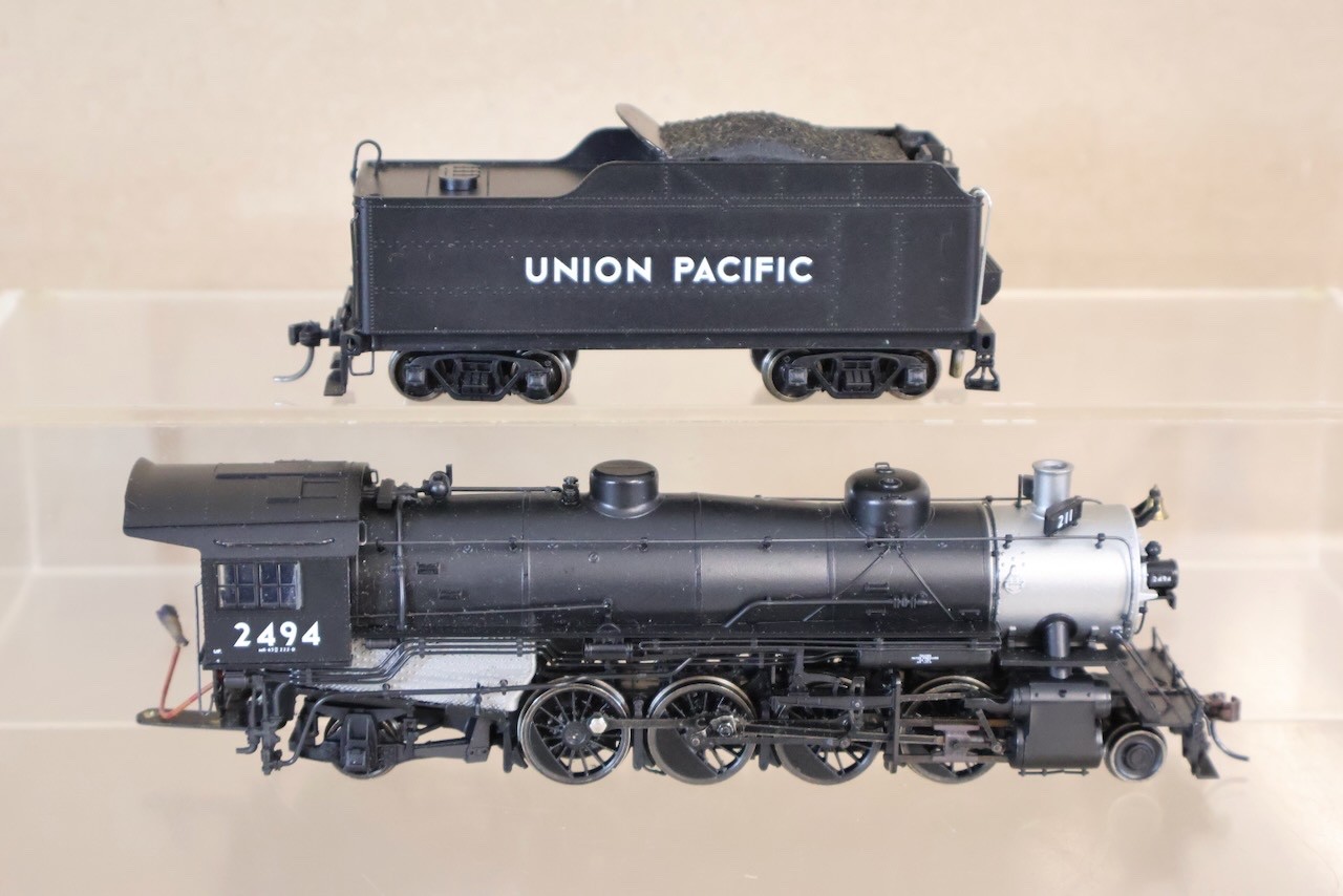 TRIX 22803 ANALOGUE NEW YORK CENTRAL NYC 2-8-0 USRA MIKADO LOCOMOTIVE 11890 on