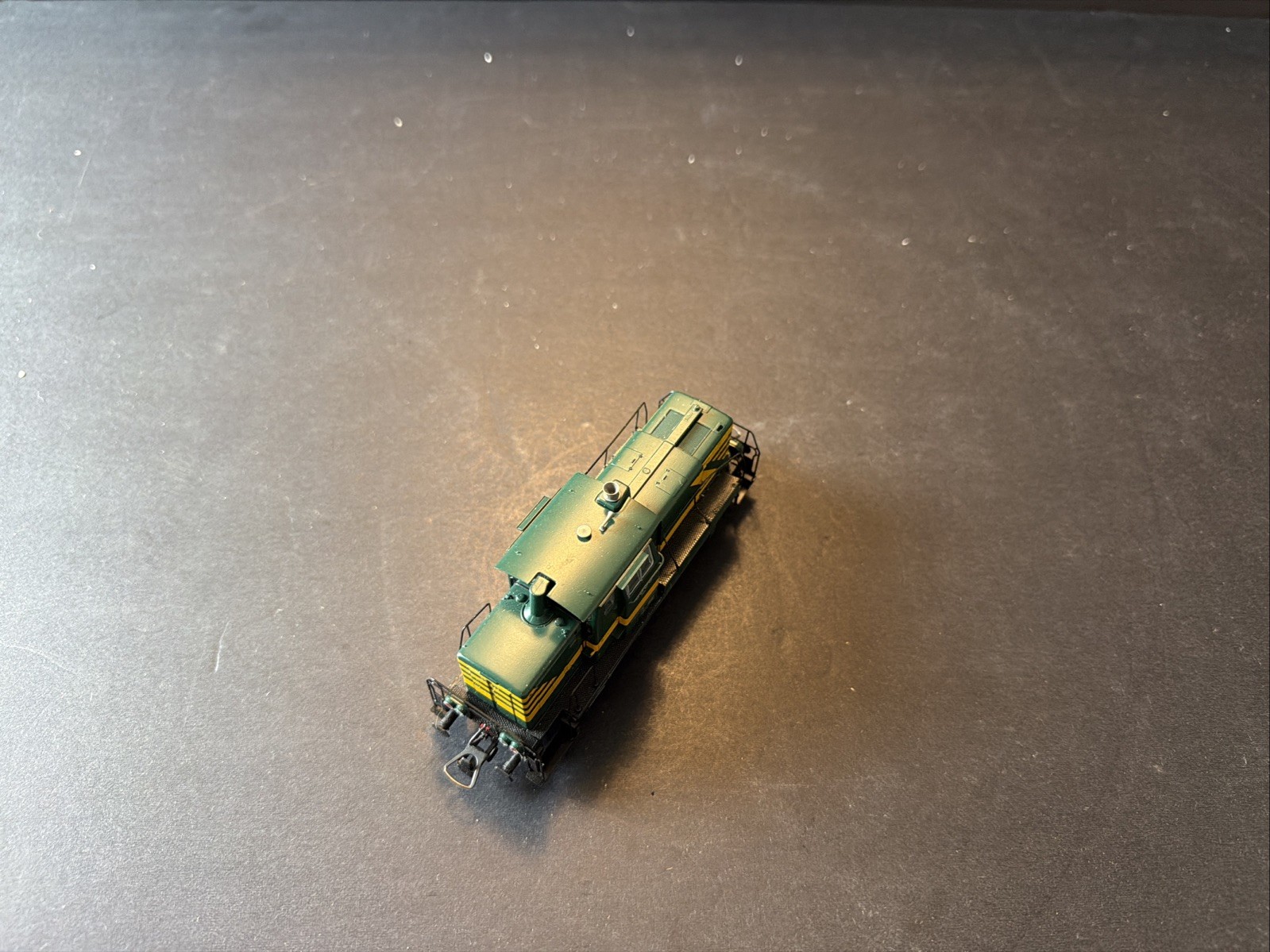 Roco HO Diesel DC 2 Rail Locomotive # 43623 SNCB R.42