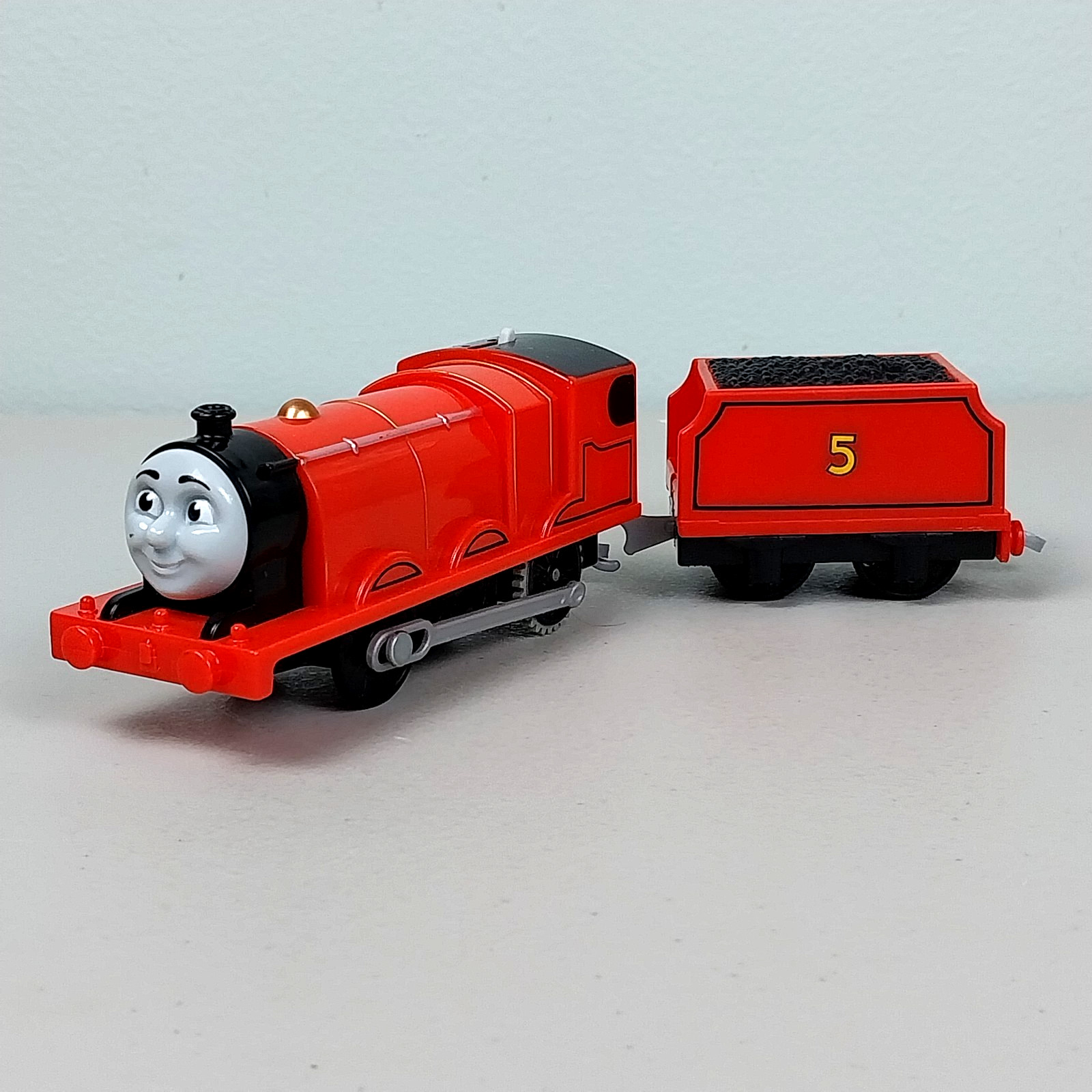 James Motorized Train with Cargo Car 2013 Mattel – Thomas & Friends Trackmaster