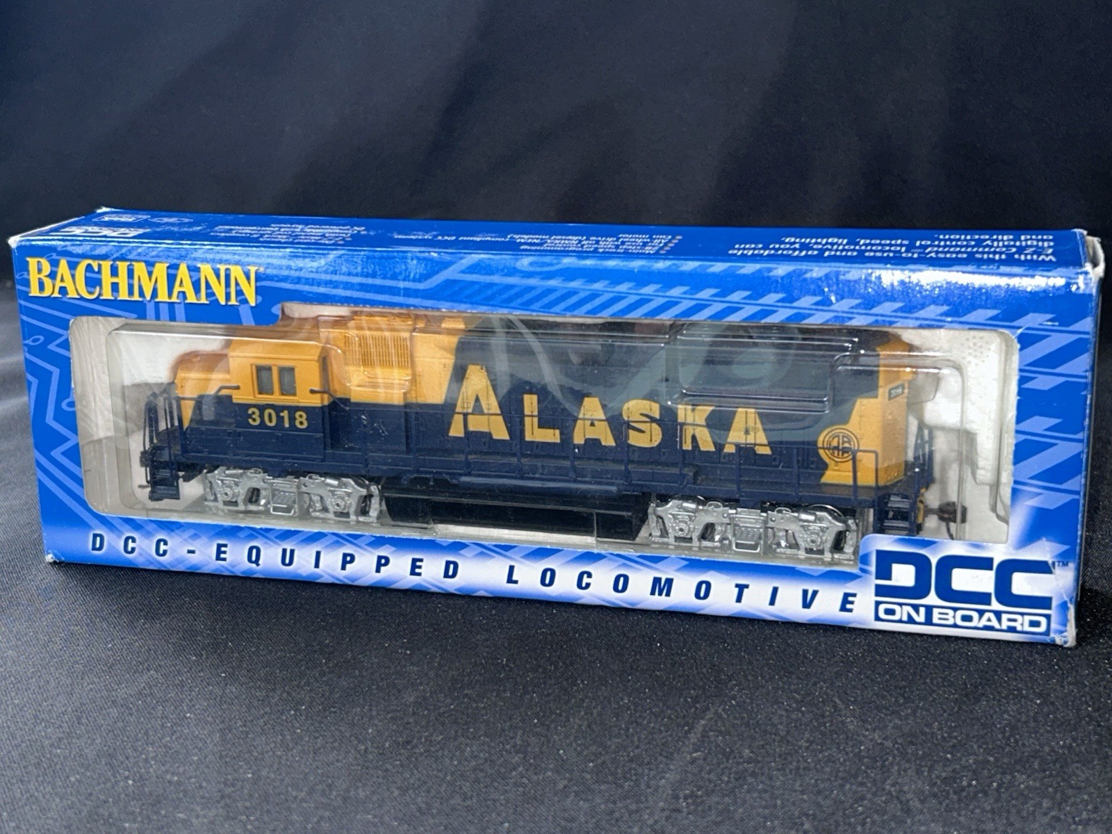 Bachmann HO POWERED Alaska 3018 GP40 Diesel Loco #60348 DCC EQUIPPED