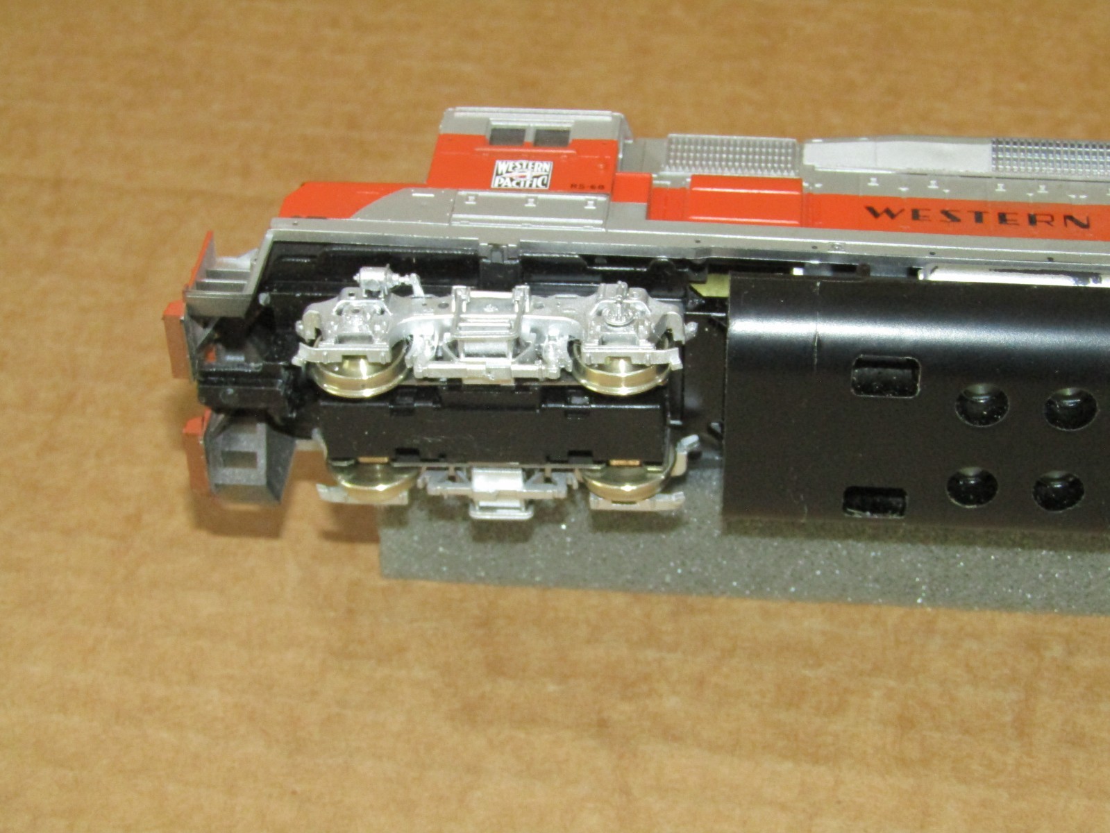 Athearn HO Locomotive GP-40-2 Western Pacific *READ* incomplete