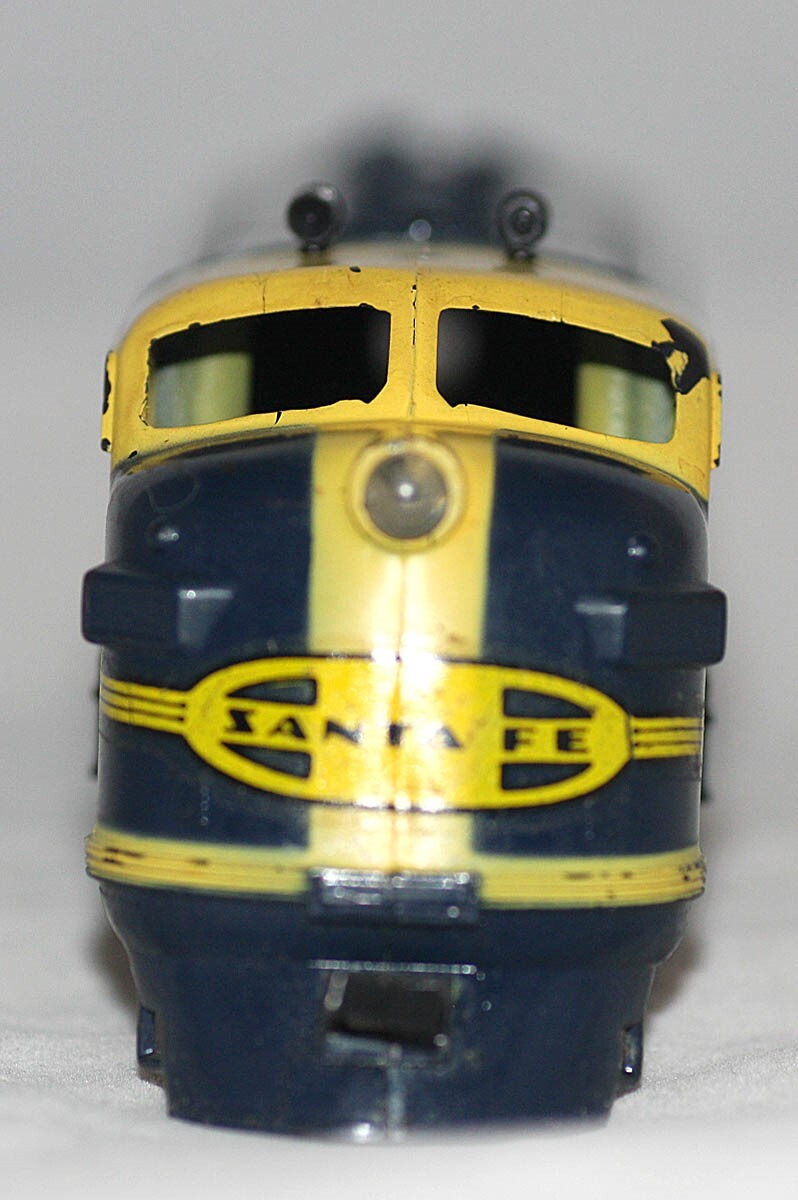 Tyco HO Scale EMD F7 Blue and Yellow Santa Fe #4015 locomotive shell