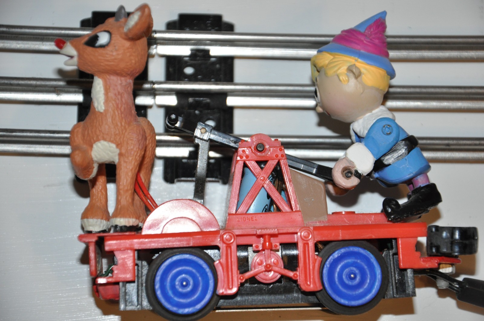 1 OF A KIND O Gauge Handcar Elf & Rudolf w/Lit Red Nose/ Lit Lantern Car in Tow