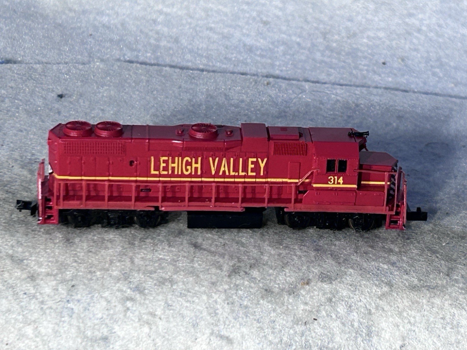 Beautiful Bev Bel/Life Like Lehigh Valley RR GP-38 Diesel Locomotive N Gauge