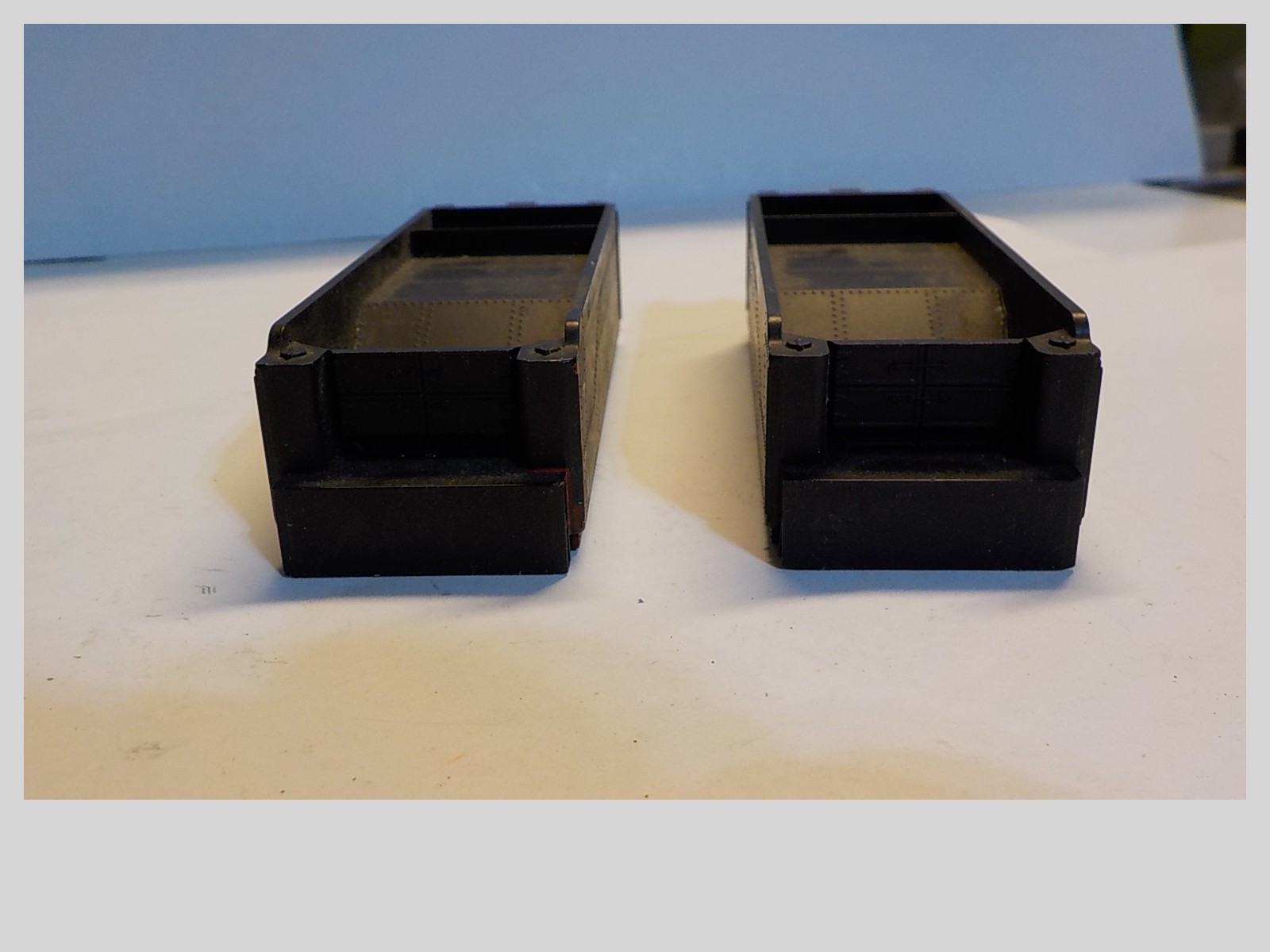 HO LOT OF 2 PENNSYLVANIA RR COAL TENDER SHELL BODYS #7L301