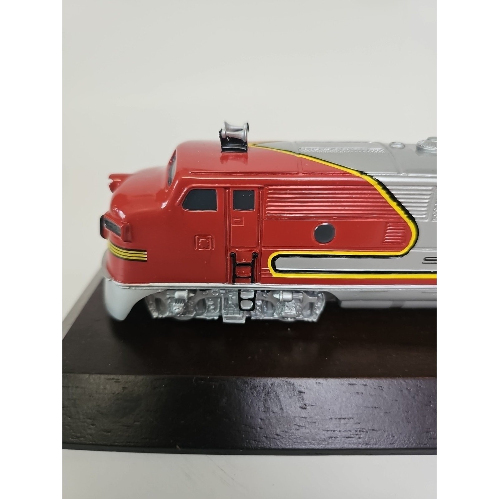 1948 SANTA FE F3 DIESEL ENGINE BY LIONEL