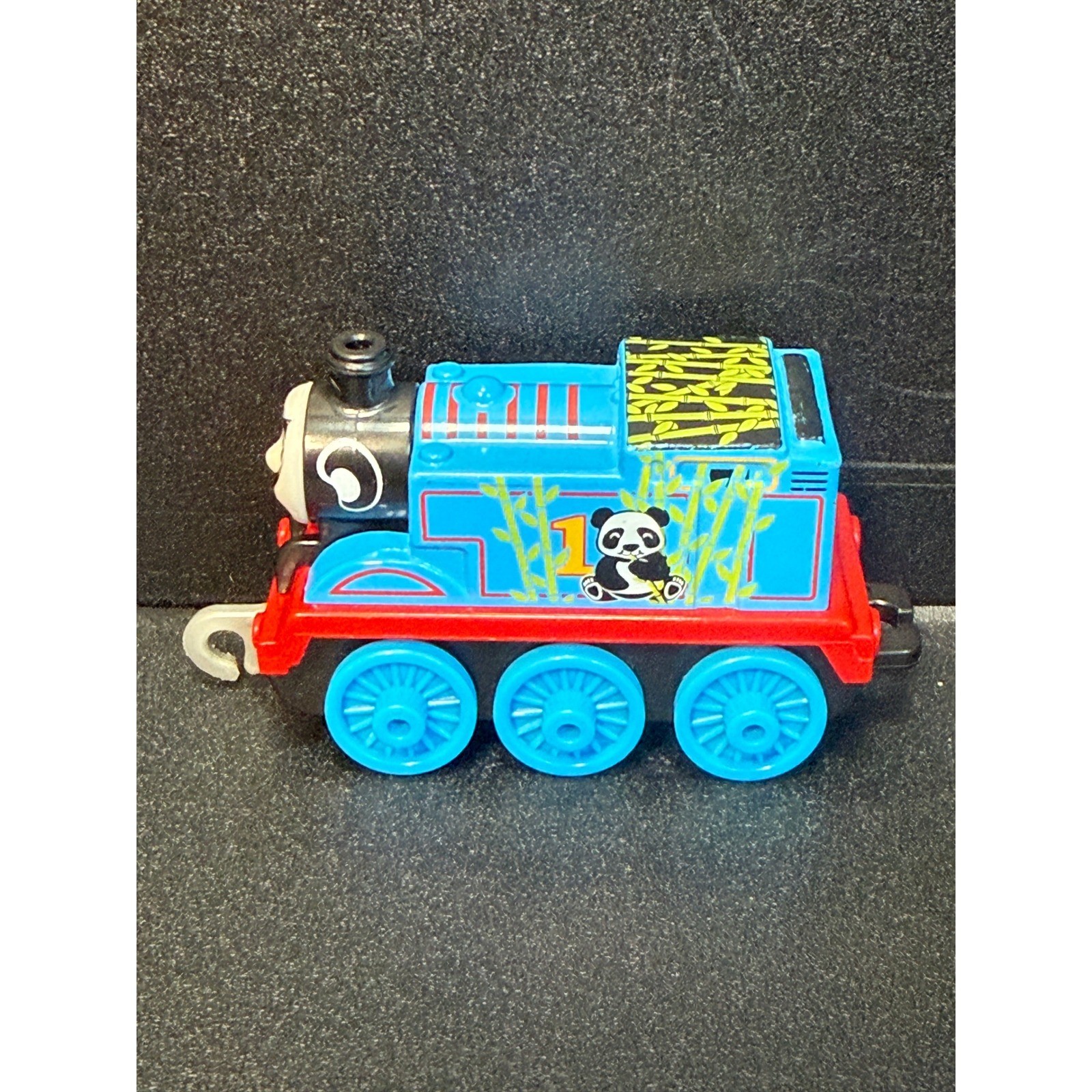 Thomas & Friends TrackMaster Panda Thomas Die-Cast Metal Push-Along Train GHW13