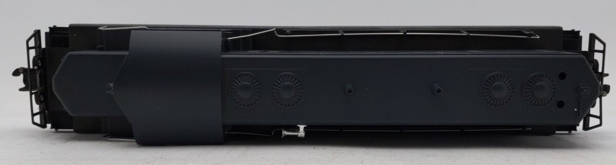 Lionel 6-8367 O Gauge Long Island GP20 Non-Powered Diesel Locomotive/Box