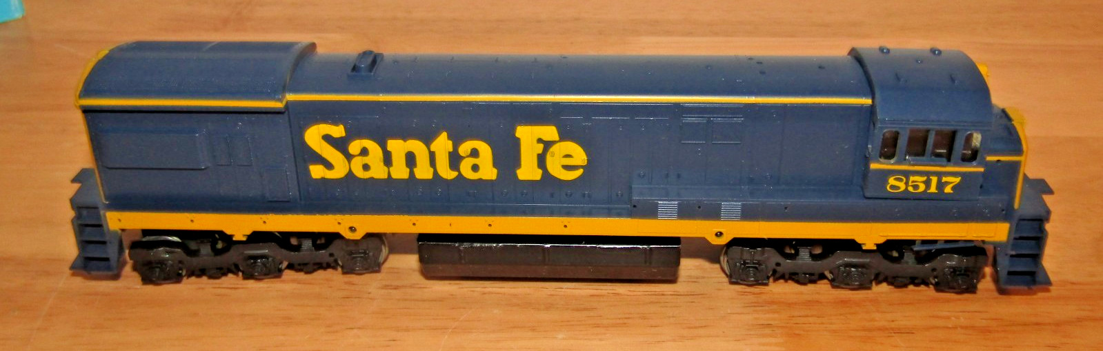 Athearn HO 3501 Santa Fe U33-C Powered Engine Diesel Locomotive 8517 NEW