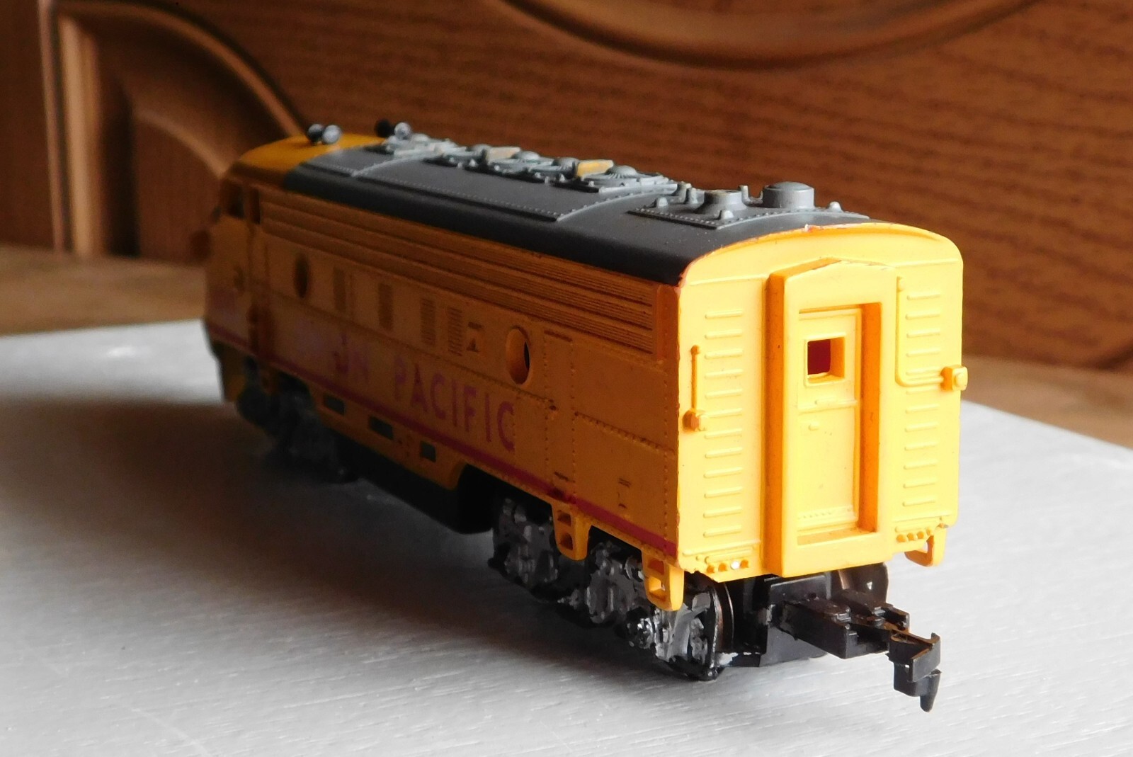 Life-Like F7P Diesel Locomotive ~ UNION PACIFIC ~ Rd# 1400 – Runs well – HO