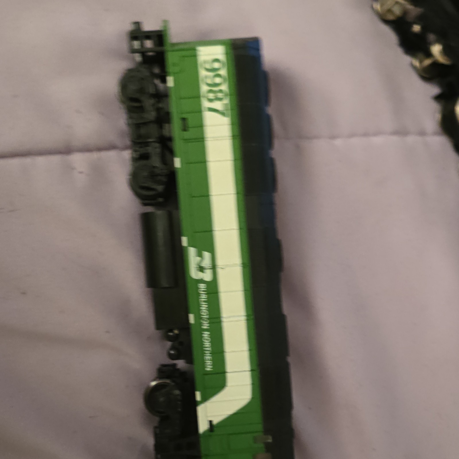 Burlington Northern Diesel Locomotive HO Scale 9866 13895 Green Black White