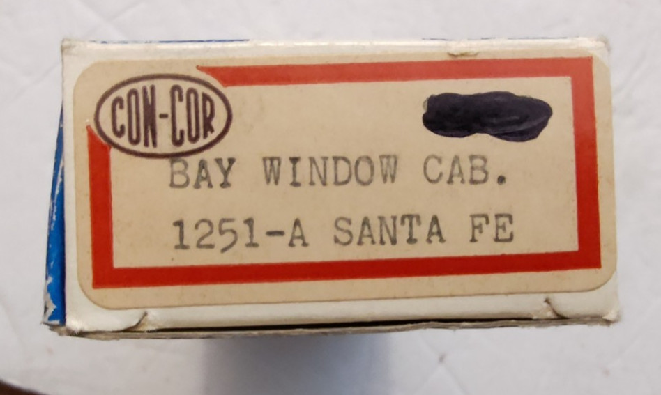 N Scale Con Cor Santa Fe ATSF Bay Window Caboose no 203617