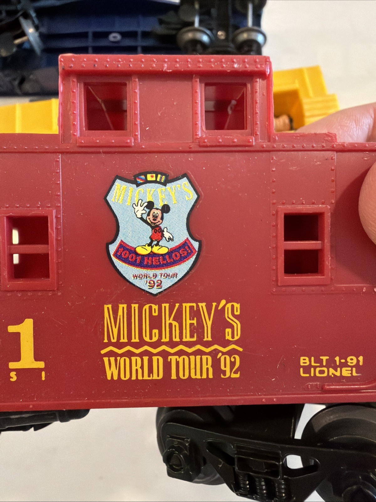 4 Disney Mickeys World Tour Lionel Trains Engine Goofy Baggage, 1001 & Caboose