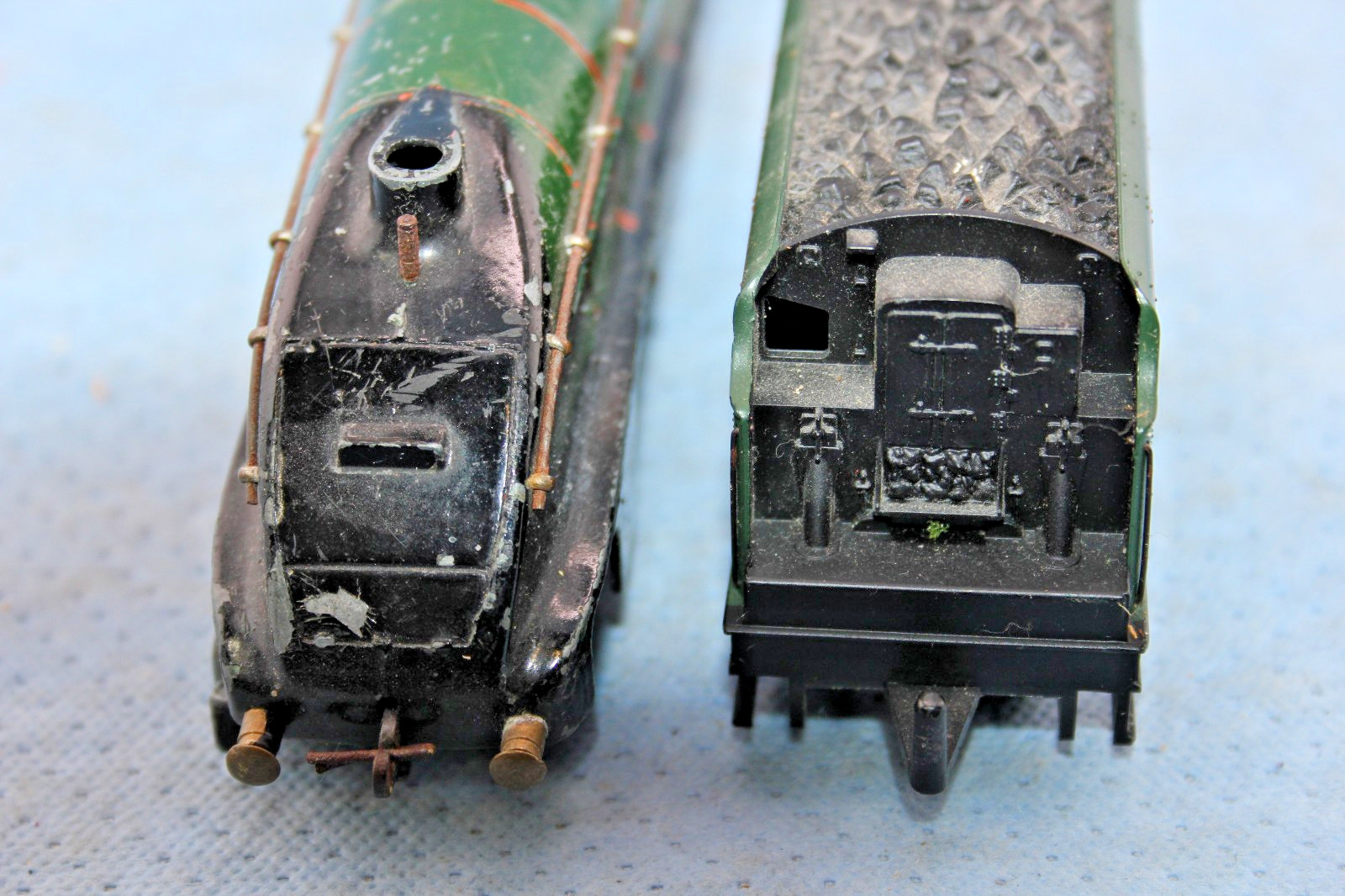 HORNBY 00 SILVER KING 4-6-2 LOCOMOTIVE AND TENDER