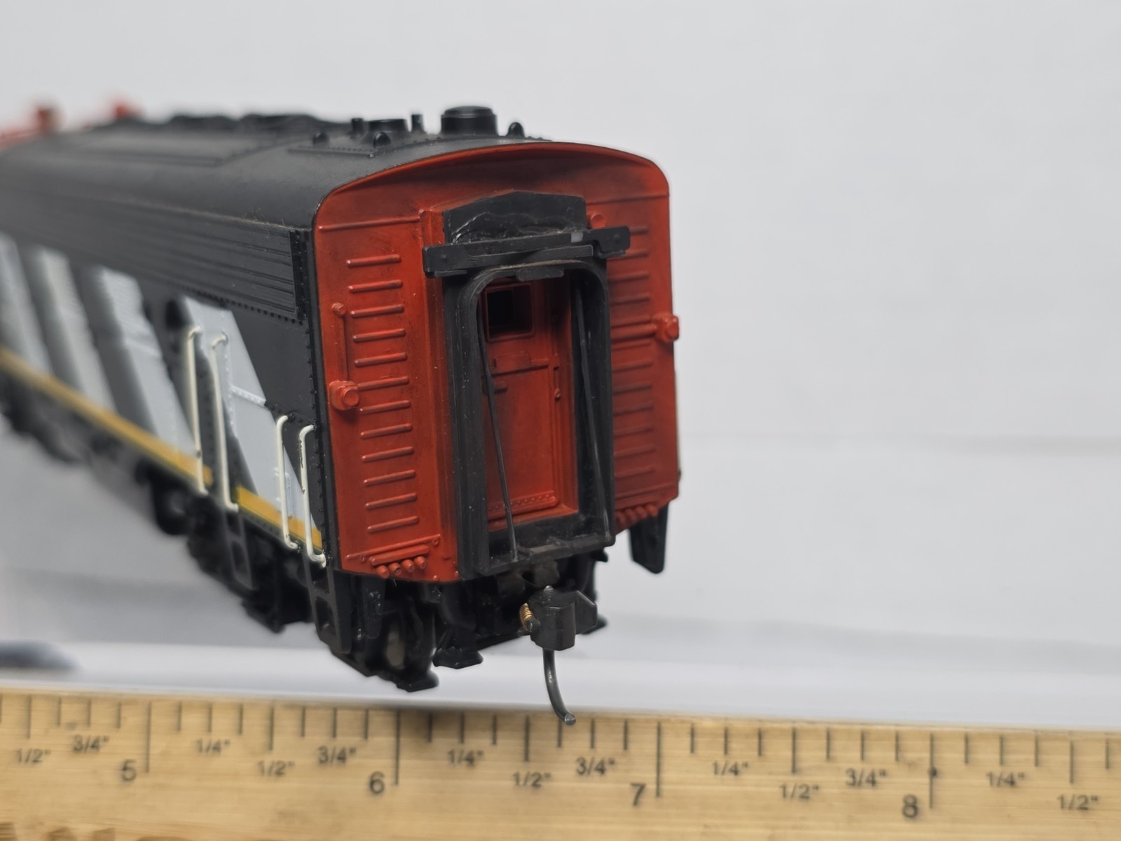 Athearn HO Scale Custom Canadian National CN 9102 F-7 A Diesel Locomotive Kadee