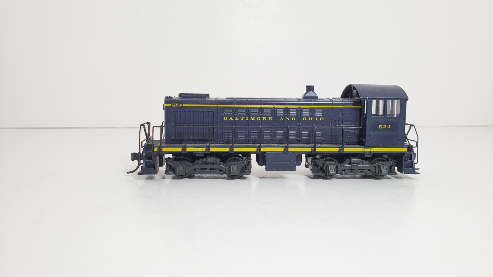 Ho Atlas Baltimore and Ohio Alco S2 Diesel Switcher Locomotive
