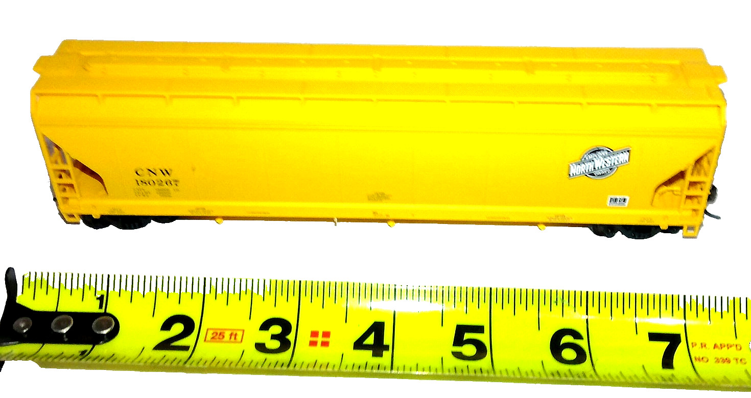 Accurail C & N W 3-Bay Center Flow Hopper Car (CNW 180267)