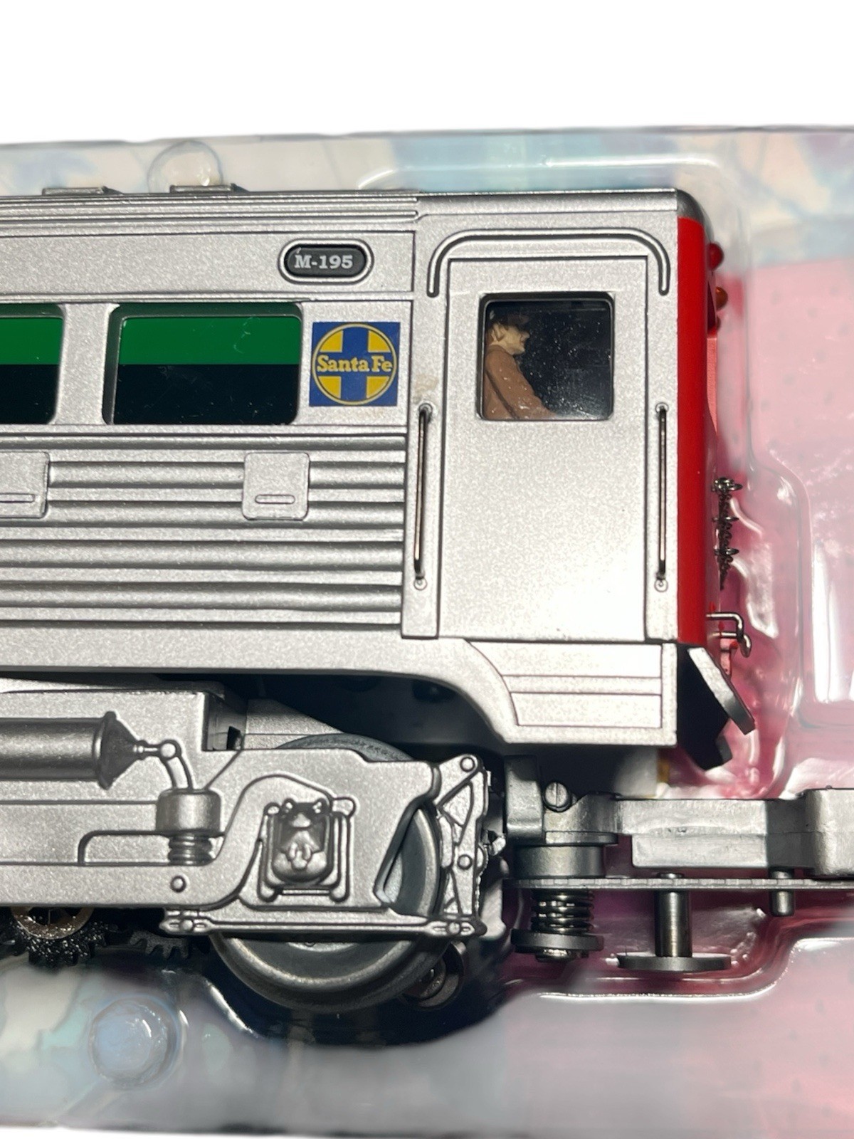 NEW Ready Made Trains Powered RDC Rail Car Santa Fe M-195 RMT- 5143 NOB